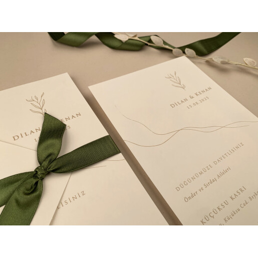 Invitatie De Nunta Eleganta Cu Fundita Verde 12283 ELA