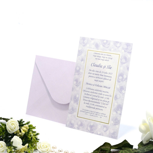Invitatie de nunta mov cu trandafiri albi si bordura aurie 125009