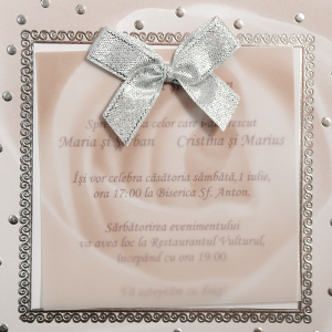 Invitatie De Nunta Eleganta Cu Fundita Argintie 101508 TBZ