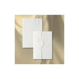 Invitatie de nunta din carton alb, tiparit in relief cu tema florala cu cale.