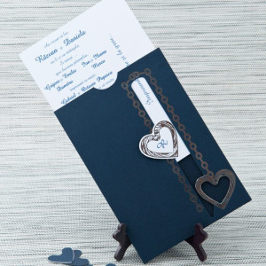 Invitatie de nunta albastra cu inimioare argintii 5108 STYLISH