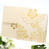 Invitatie de nunta crem florala cu fluturi tiparita auriu 115445 TBZ