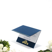 Invitatie de nunta albastra cu floare aurie 150033 TBZ