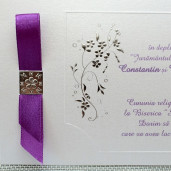 Invitatie de nunta alba sidefata cu motive florale argintii 35291 Polen 