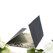 Invitatie de nunta florala crem cu negru si margine aurie 2123 TBZ